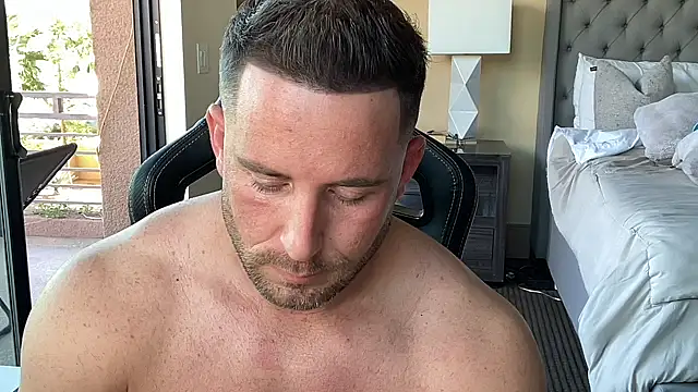 brettmycles28 online show from 10/21/25, 11:16