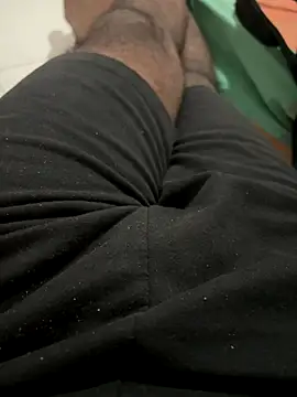 Snapshot of bigDick_000610 chatting on 10/05/25, 06:17 bigDick 000610 online show from 10/05/25, 06:17