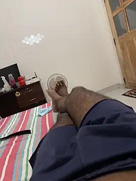 Snapshot of bigDick_000610 chatting on 10/29/25, 08:10 bigDick 000610 online show from 10/29/25, 08:10