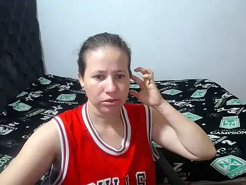 Valentina charlys online show from 10/23/25, 11:42