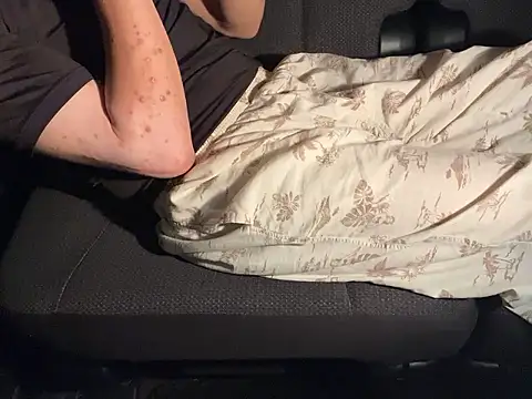 Snapshot of CAMEL1913 chatting on 09/13/25, 05:13 CAMEL1913 online show from 09/13/25, 05:13