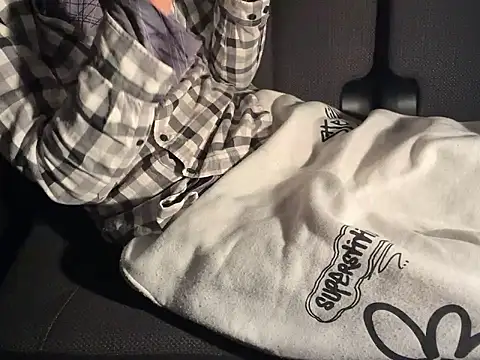 Snapshot of CAMEL1913 chatting on 11/01/25, 05:15 CAMEL1913 online show from 11/01/25, 05:15