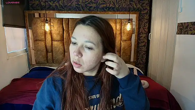 Snapshot of Isa_Thompson__ chatting on 05/08/26, 11:37 Isa Thompson online show from 05/08/26, 11:37