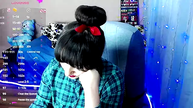 MilaRay online show from 02/04/25, 04:50