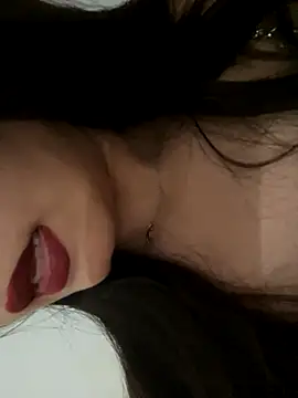 yaraline online show from 10/30/25, 08:42