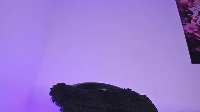 Lucy shen  online show from 02/12/26, 12:27