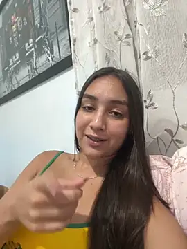 Snapshot of hannahhotwife chatting on 06/05/26, 03:13 hannahhotwife online show from 06/05/26, 03:13
