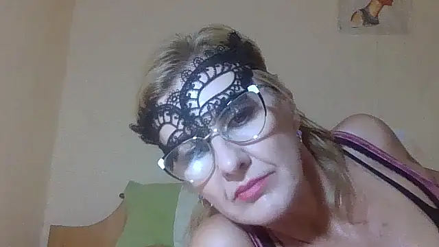 Snapshot of TianaQLove chatting on 09/18/25, 11:45 TianaQLove online show from 09/18/25, 11:45