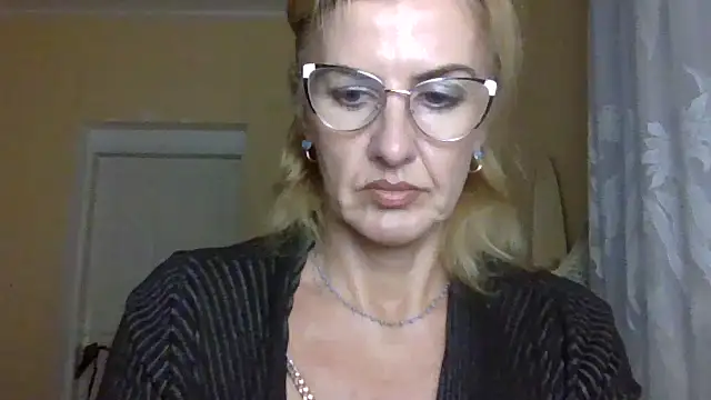 Snapshot of TianaQLove chatting on 10/20/25, 01:55 TianaQLove online show from 10/20/25, 01:55