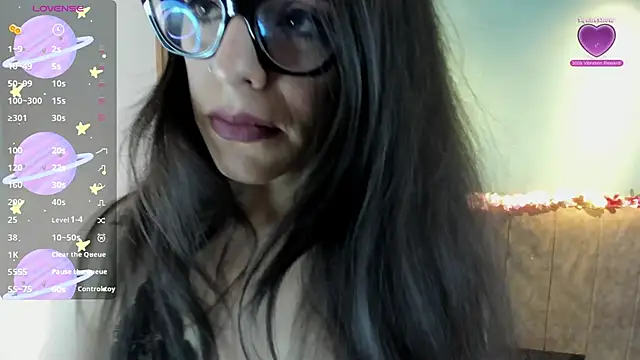 IsisNoir online show from 04/21/26, 12:33