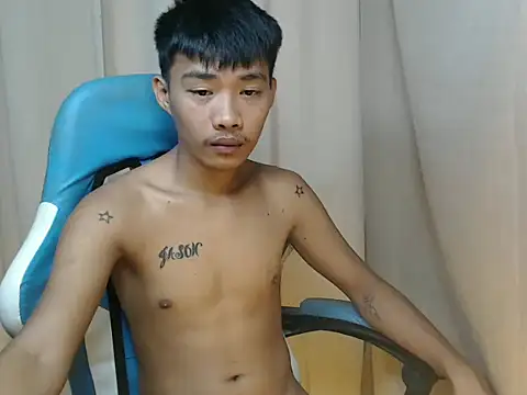 Snapshot of urasianjason chatting on 12/19/25, 04:30 urasianjason online show from 12/19/25, 04:30