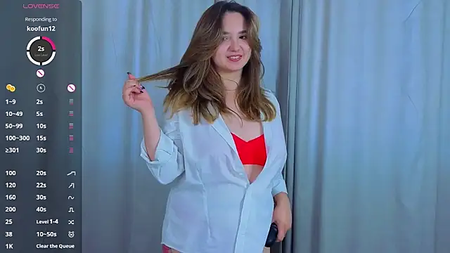 Snapshot of LucilleMcBride chatting on 09/21/25, 09:22 LucilleMcBride online show from 09/21/25, 09:22