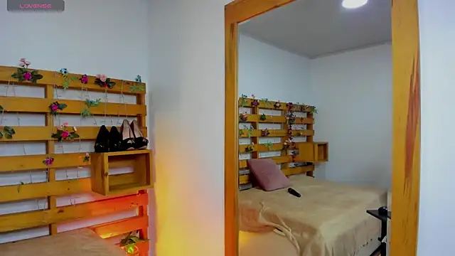 SoftieNymph online show from 12/03/25, 11:52