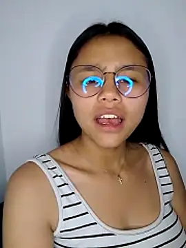 SofieLove 01 online show from 02/05/26, 07:57