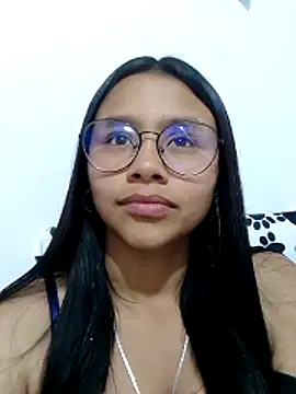 SofieLove 01 online show from 04/12/26, 10:37