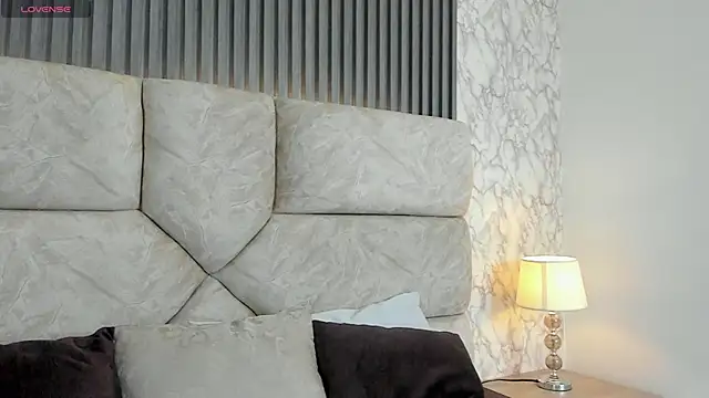 leilapons online show from 10/19/25, 05:57