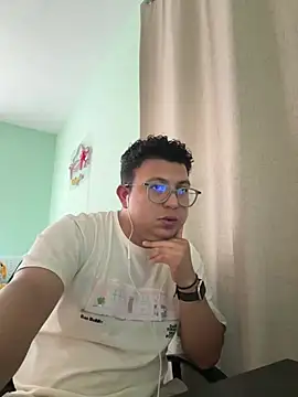 Snapshot of JaviSala chatting on 05/04/26, 09:22 JaviSala online show from 05/04/26, 09:22