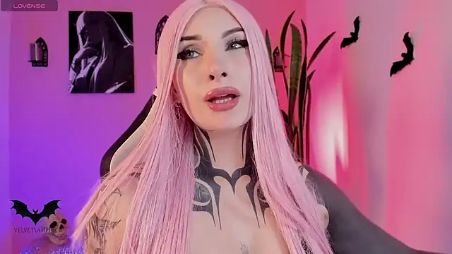 VelvetVampiree online show from 04/23/26, 05:19