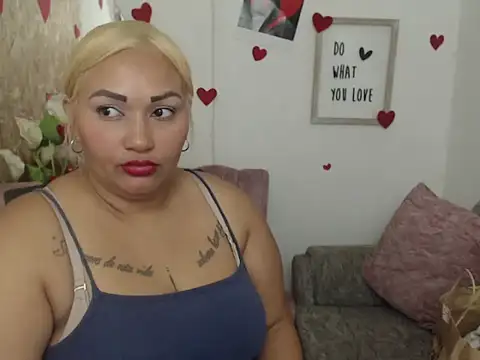 laleska montenegro online show from 10/14/25, 03:57