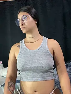 EVAH LEE  online show from 09/19/25, 01:51