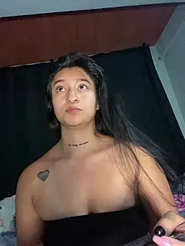 EVAH LEE  online show from 04/19/26, 02:00