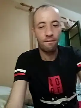 Snapshot of alexpo27 chatting on 10/22/25, 03:40 alexpo27 online show from 10/22/25, 03:40