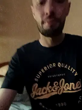 Snapshot of alexpo27 chatting on 11/02/25, 02:36 alexpo27 online show from 11/02/25, 02:36