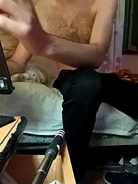 Snapshot of alexpo27 chatting on 11/19/25, 12:10 alexpo27 online show from 11/19/25, 12:10