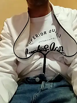 Snapshot of alexpo27 chatting on 02/22/26, 03:29 alexpo27 online show from 02/22/26, 03:29