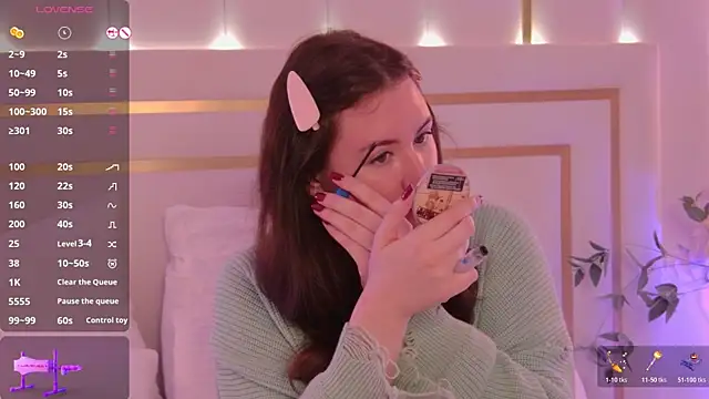 MeganStrain online show from 11/26/25, 03:18