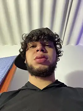 enzo vittale03  online show from 02/12/26, 06:25