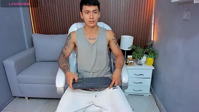 Leo santoro online show from 11/14/25, 01:54