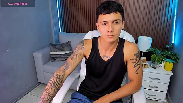 Leo santoro online show from 11/29/25, 01:58