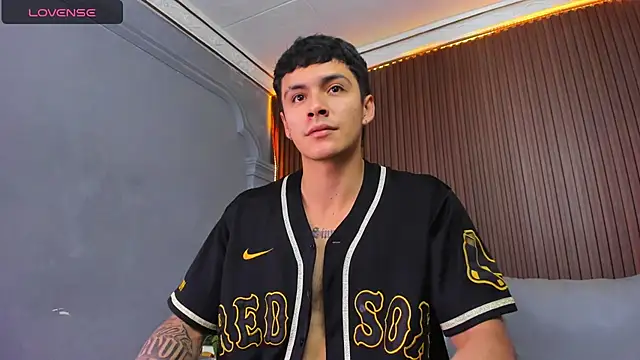 Leo santoro online show from 12/15/25, 03:16