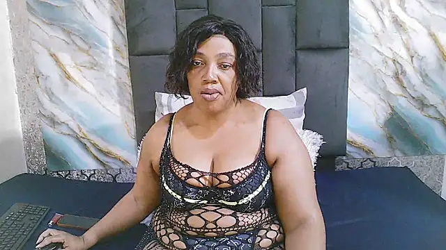 Snapshot of SexyKiarah chatting on 12/03/25, 08:45 SexyKiarah online show from 12/03/25, 08:45