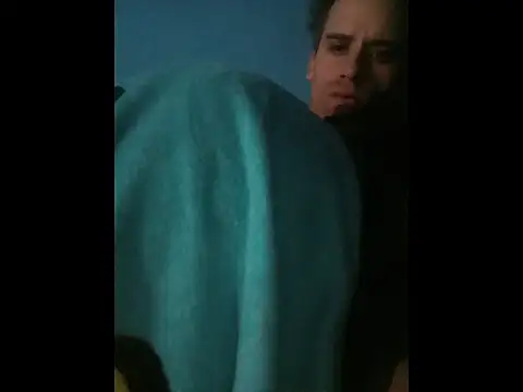 Snapshot of alex-golden chatting on 11/23/25, 09:20 alex-golden online show from 11/23/25, 09:20