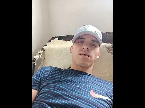 Snapshot of alex-golden chatting on 12/03/25, 05:22 alex-golden online show from 12/03/25, 05:22