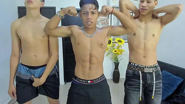 Bisexlifehot   online show from 03/25/26, 11:11