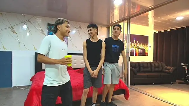 Bisexlifehot   online show from 04/11/26, 11:31