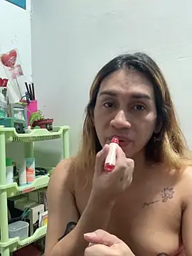 pretty TRANSjona online show from 06/05/26, 08:25