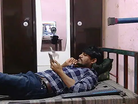 krishjaat43 online show from 10/30/25, 04:03