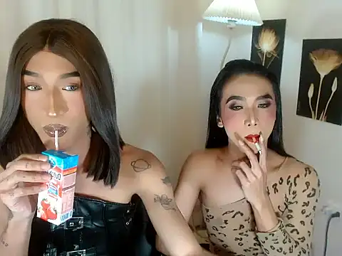 Snapshot of The_Fucking_Dolls chatting on 07/10/26, 04:53 The Fucking Dolls online show from 07/10/26, 04:53