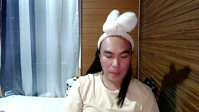 asianayumi online show from 10/18/25, 03:02