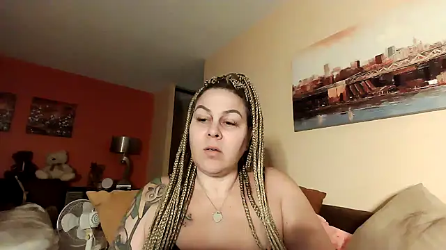 Snapshot of number1slut chatting on 12/24/24, 05:16 number1slut online show from 12/24/24, 05:16