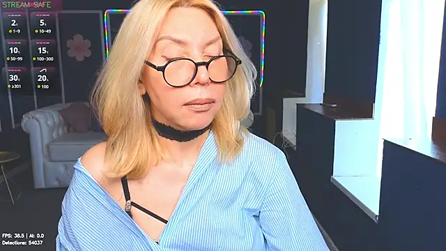 Snapshot of Wendy_Waves chatting on 07/21/26, 01:35 Wendy Waves online show from 07/21/26, 01:35