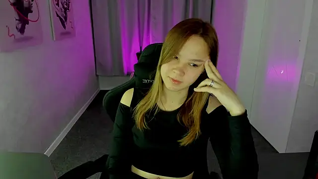 Snapshot of Lori_Blossom chatting on 09/23/25, 08:28 Lori Blossom online show from 09/23/25, 08:28