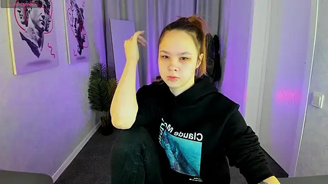 Snapshot of Lori_Blossom chatting on 02/17/26, 01:13 Lori Blossom online show from 02/17/26, 01:13