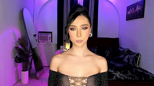 Snapshot of ElektraPrince chatting on 11/17/25, 10:48 ElektraPrince online show from 11/17/25, 10:48