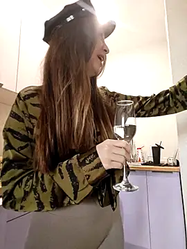 yourfavpsy  online show from 10/30/25, 01:23