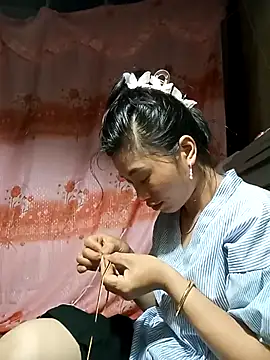 Snapshot of Phuongphuongg chatting on 10/02/25, 01:07 Phuongphuongg online show from 10/02/25, 01:07